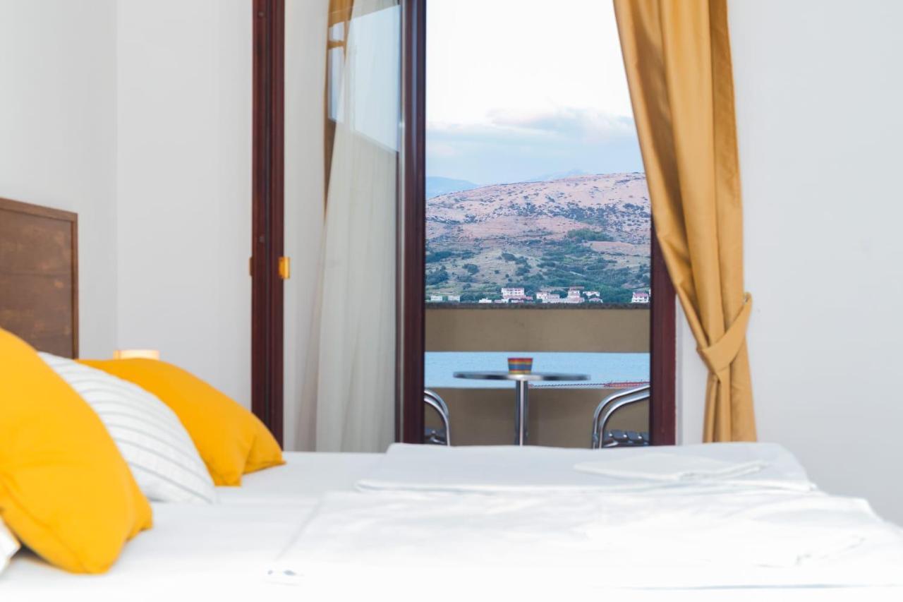 Mb Bed&Breakfast Pag Town Bagian luar foto