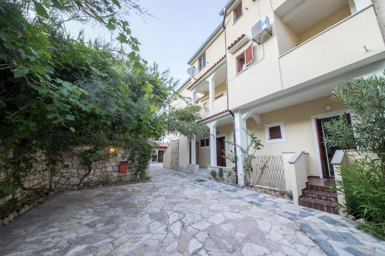 Mb Bed&Breakfast Pag Town Bagian luar foto