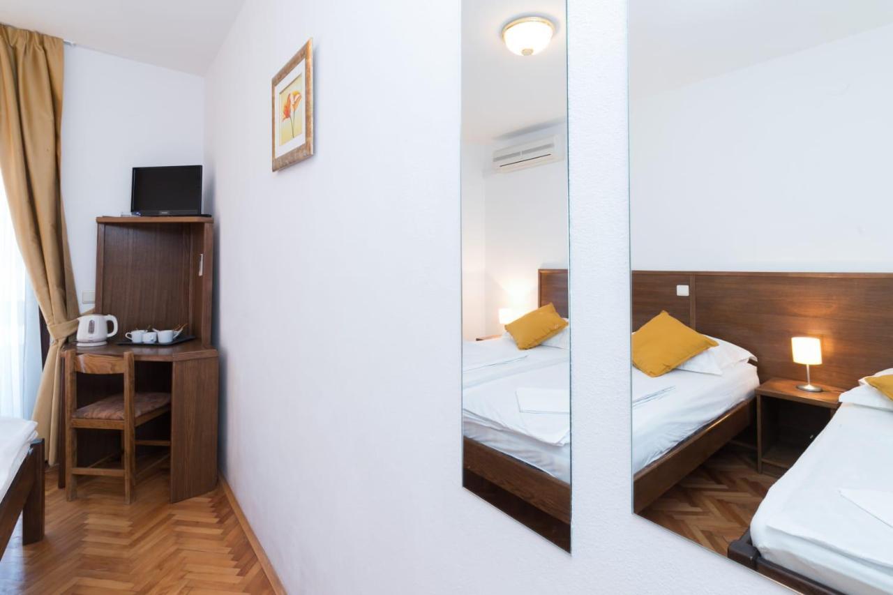 Mb Bed&Breakfast Pag Town Bagian luar foto