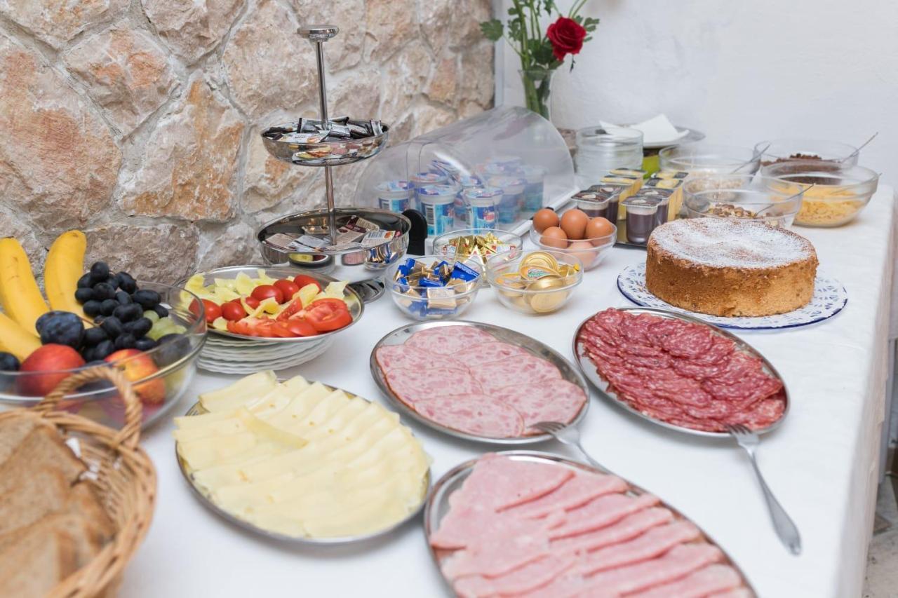 Mb Bed&Breakfast Pag Town Bagian luar foto