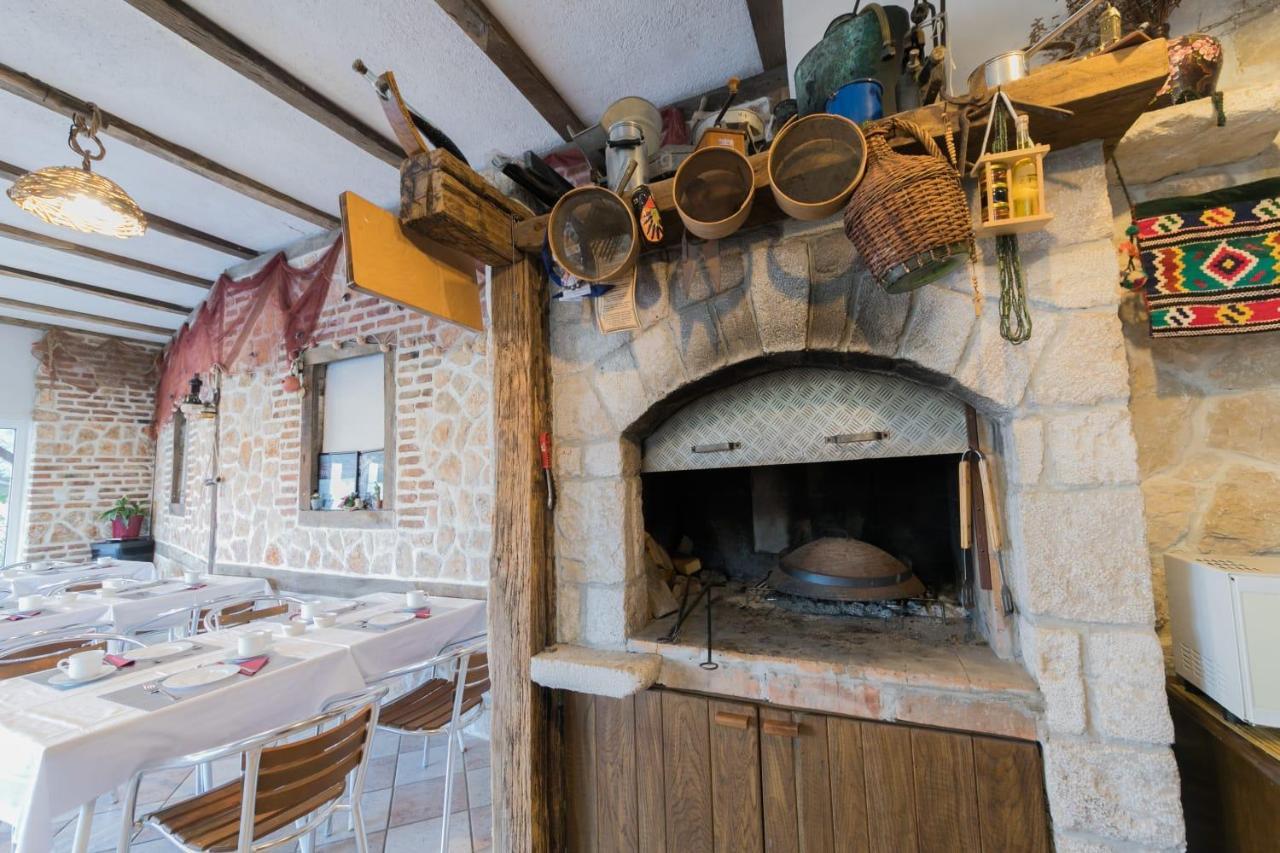 Mb Bed&Breakfast Pag Town Bagian luar foto