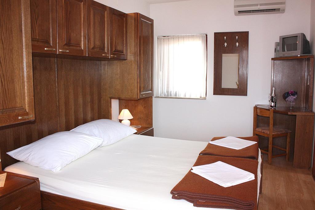 Mb Bed&Breakfast Pag Town Ruang foto