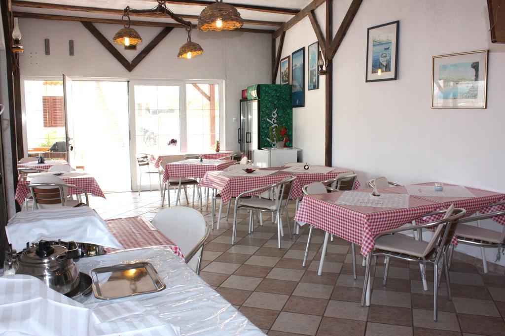 Mb Bed&Breakfast Pag Town Bagian luar foto