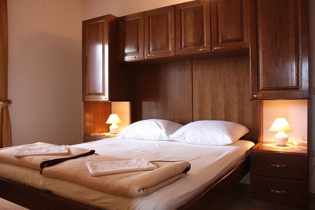 Mb Bed&Breakfast Pag Town Bagian luar foto