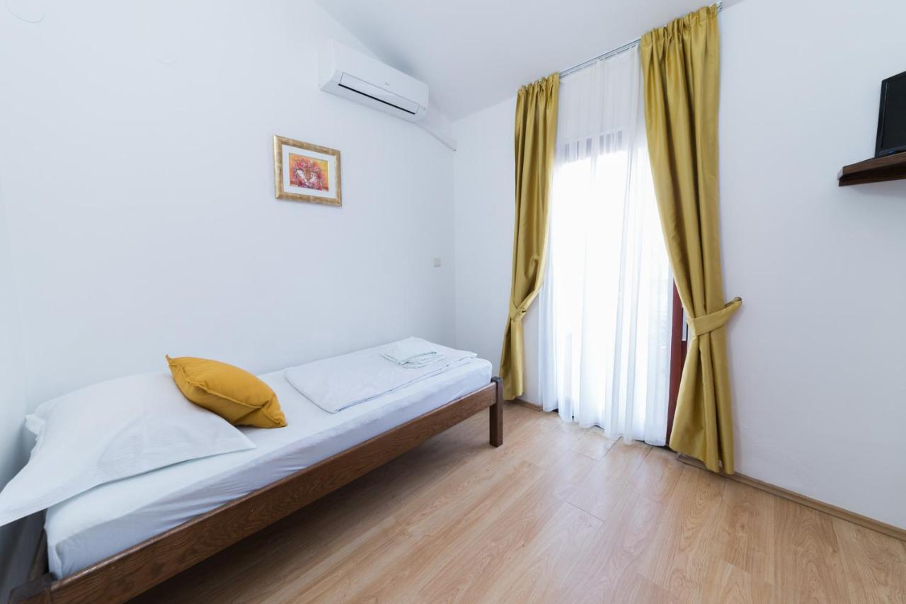 Mb Bed&Breakfast Pag Town Bagian luar foto