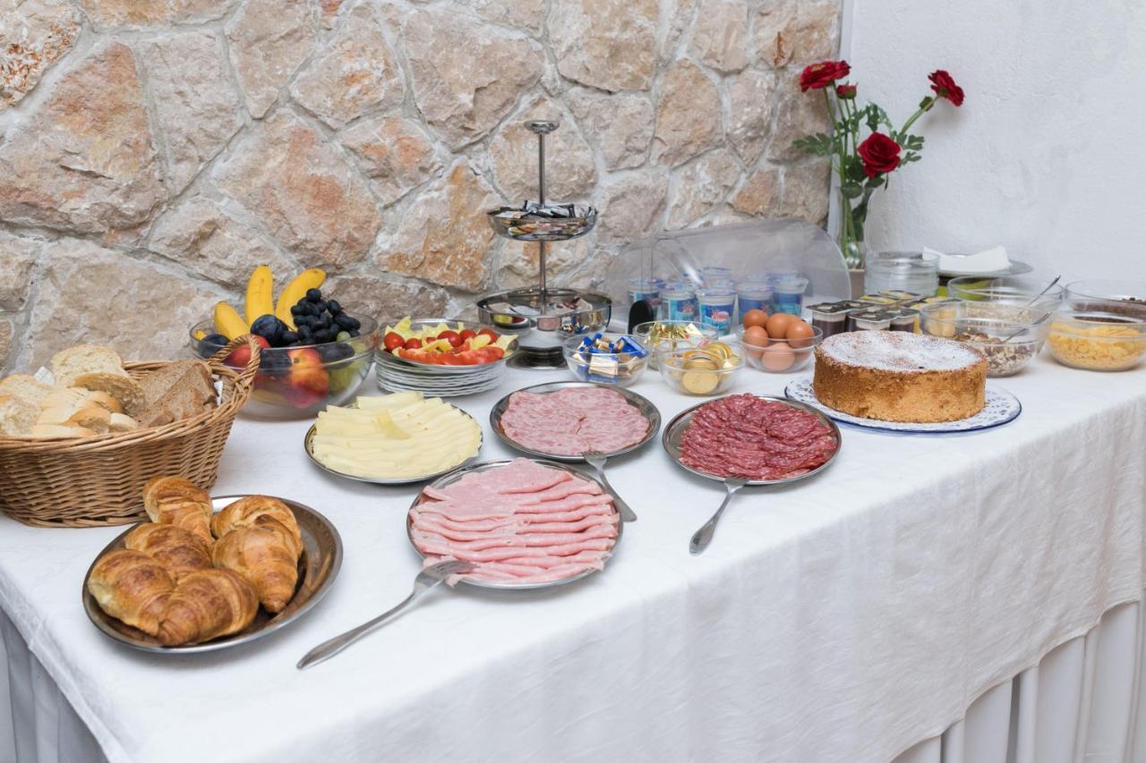 Mb Bed&Breakfast Pag Town Bagian luar foto