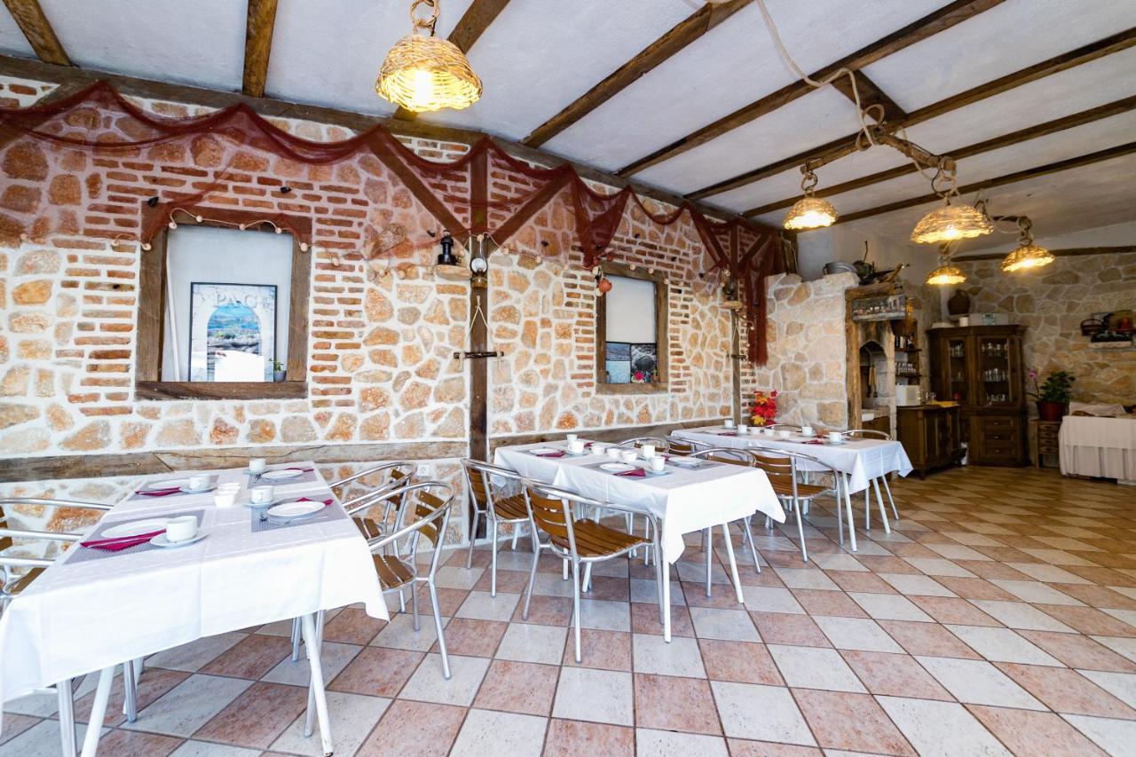 Mb Bed&Breakfast Pag Town Bagian luar foto